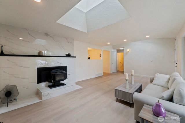 18045 3rd Ave NE, Shoreline, WA 98155