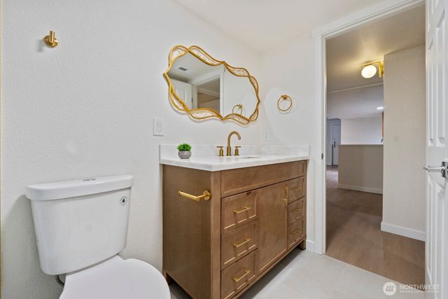 18045 3rd Ave NE, Shoreline, WA 98155