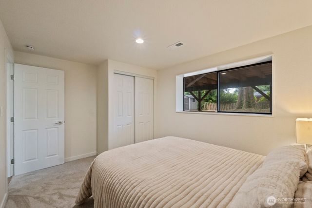 18045 3rd Ave NE, Shoreline, WA 98155