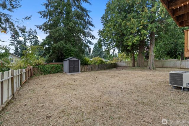 18045 3rd Ave NE, Shoreline, WA 98155