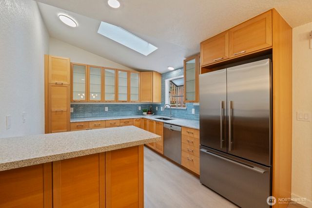 18045 3rd Ave NE, Shoreline, WA 98155