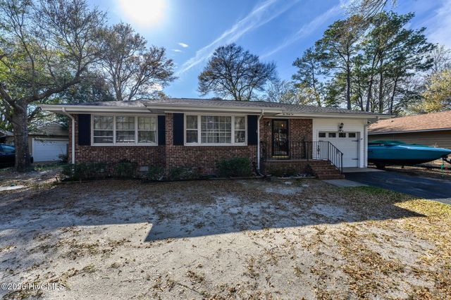 1032 High Point Avenue SW, Calabash, NC 28467
