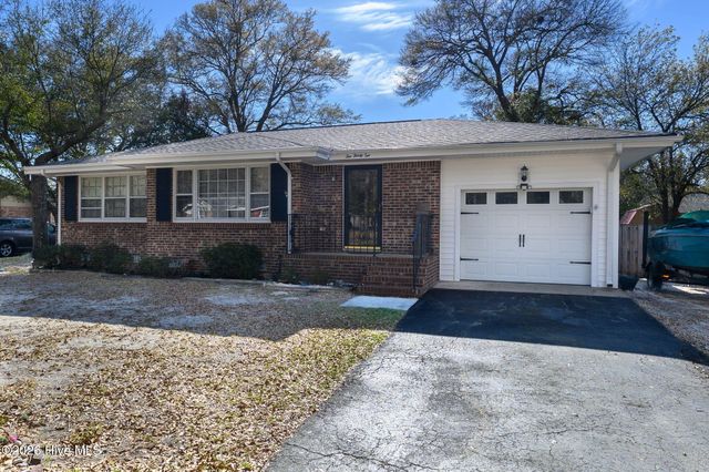 1032 High Point Avenue SW, Calabash, NC 28467