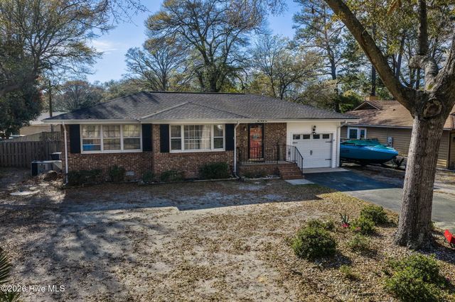 1032 High Point Avenue SW, Calabash, NC 28467