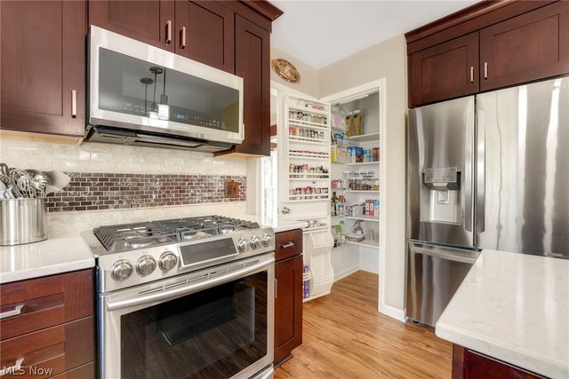 10287 Laura Lane, Twinsburg, OH 44087