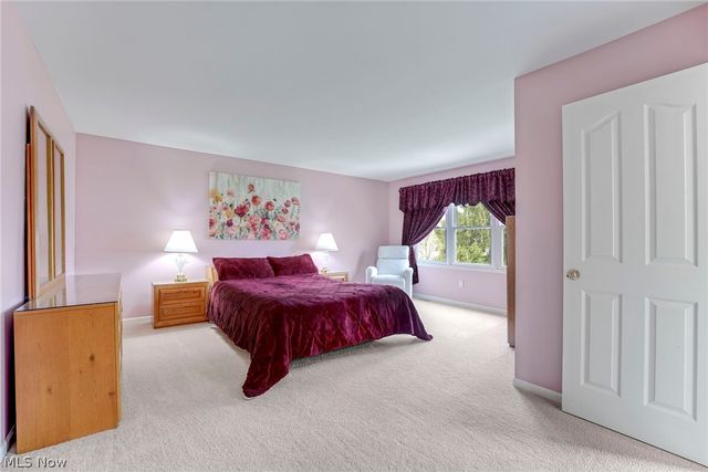 10287 Laura Lane, Twinsburg, OH 44087