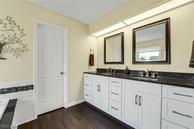 10287 Laura Lane, Twinsburg, OH 44087