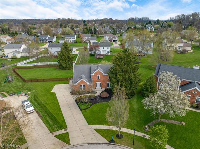 10287 Laura Lane, Twinsburg, OH 44087