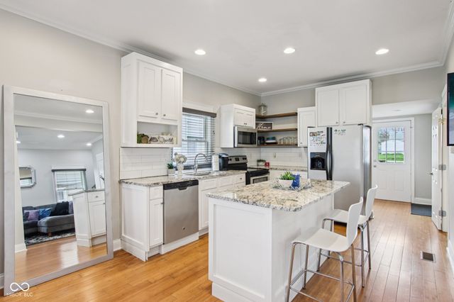 142 S 4th Avenue, Beech Grove, IN 46107