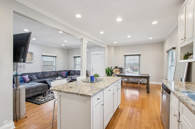 142 S 4th Avenue, Beech Grove, IN 46107