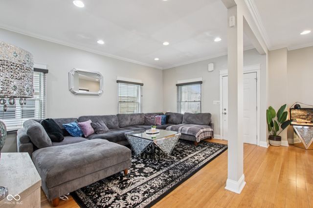 142 S 4th Avenue, Beech Grove, IN 46107