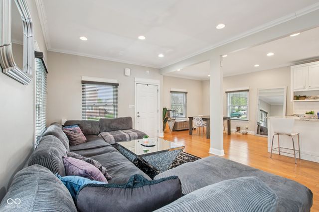 142 S 4th Avenue, Beech Grove, IN 46107
