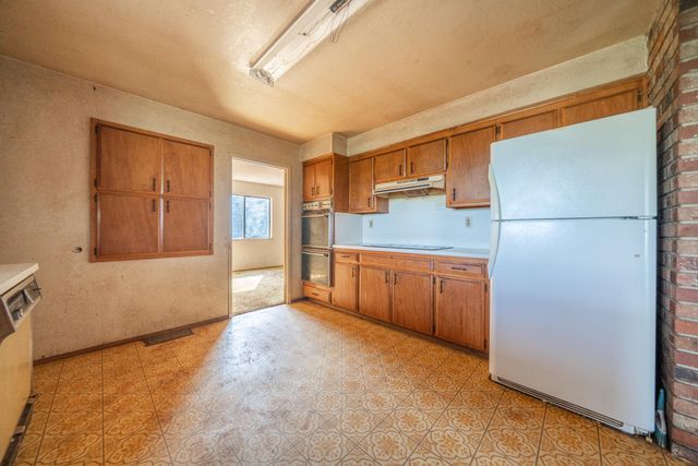 8743 Airport Road, Redding, CA 96002