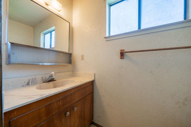 8743 Airport Road, Redding, CA 96002