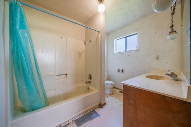 8743 Airport Road, Redding, CA 96002