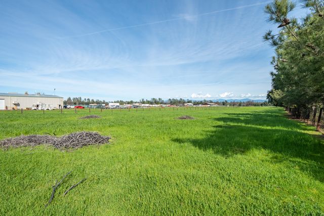 8743 Airport Road, Redding, CA 96002