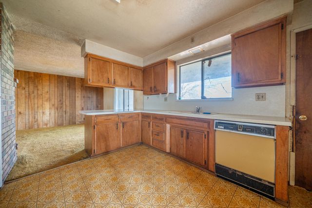 8743 Airport Road, Redding, CA 96002