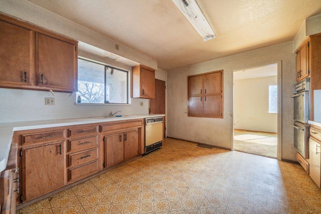 8743 Airport Road, Redding, CA 96002