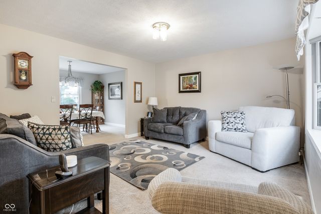 413 N Gray Road, Connersville, IN 47331