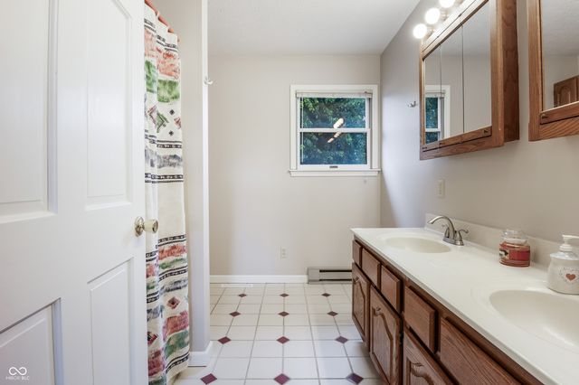 413 N Gray Road, Connersville, IN 47331