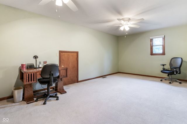 413 N Gray Road, Connersville, IN 47331