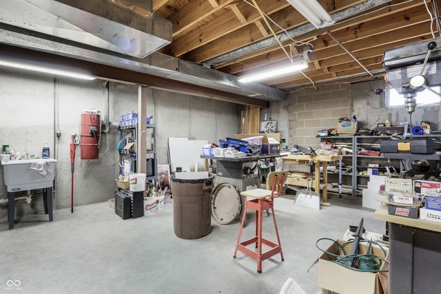 413 N Gray Road, Connersville, IN 47331