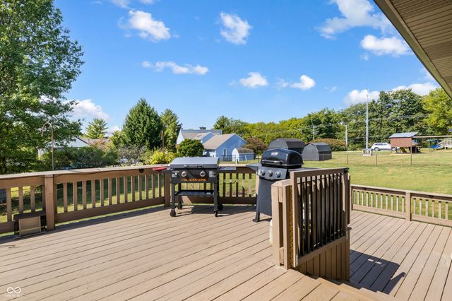 413 N Gray Road, Connersville, IN 47331
