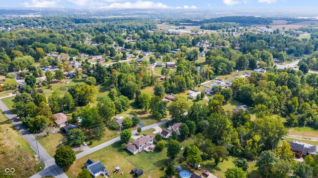 413 N Gray Road, Connersville, IN 47331