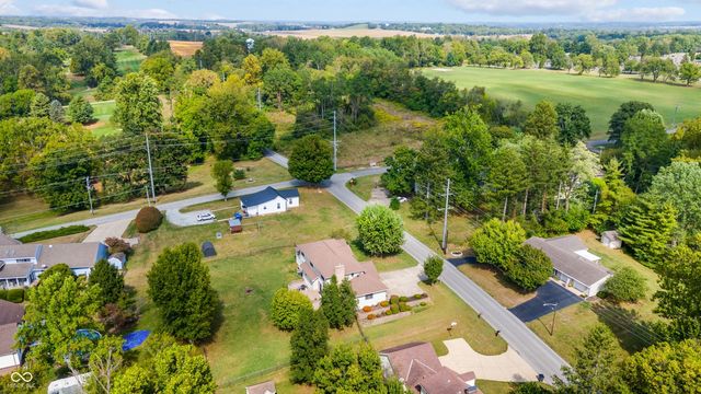 413 N Gray Road, Connersville, IN 47331