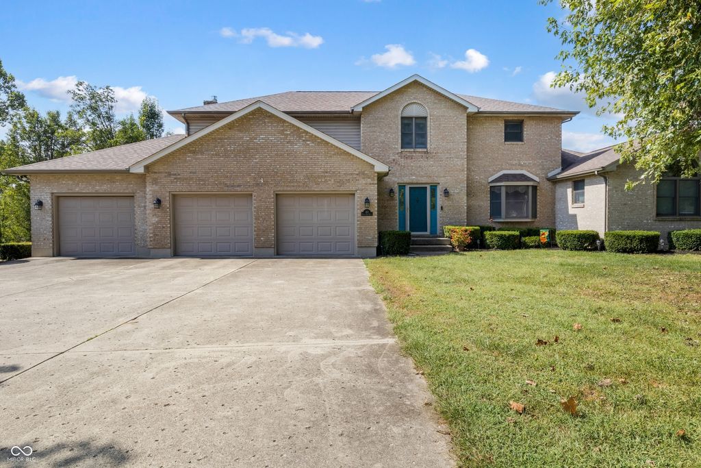 413 N Gray Road, Connersville, IN 47331