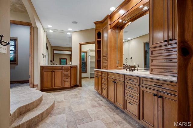 220 Northlind Drive, Defiance, MO 63341