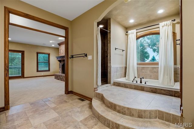220 Northlind Drive, Defiance, MO 63341