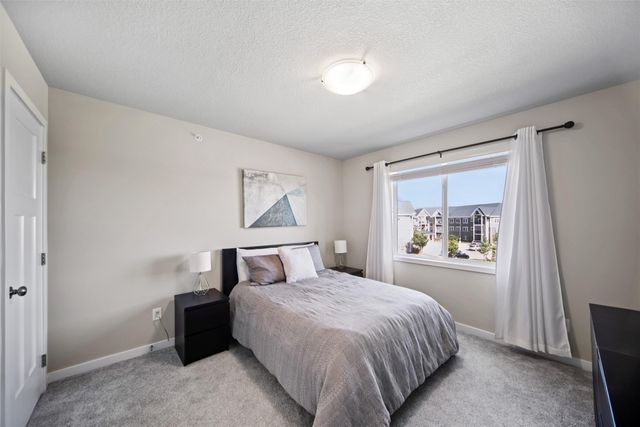 5917 NW 90th Court, Johnston, IA 50131