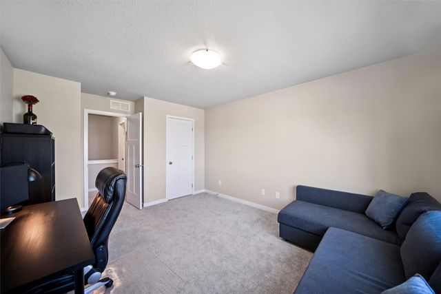 5917 NW 90th Court, Johnston, IA 50131