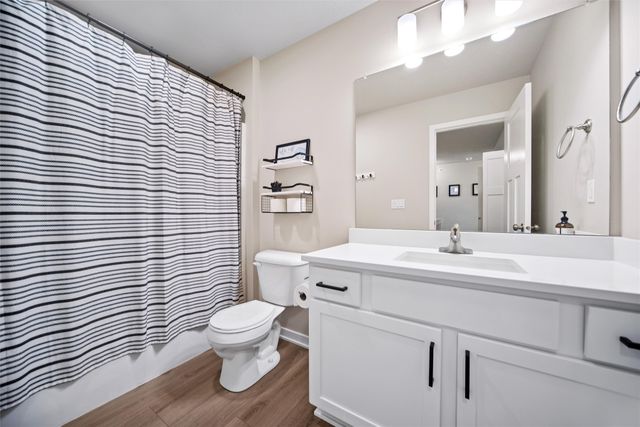 5917 NW 90th Court, Johnston, IA 50131