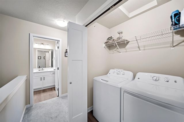 5917 NW 90th Court, Johnston, IA 50131