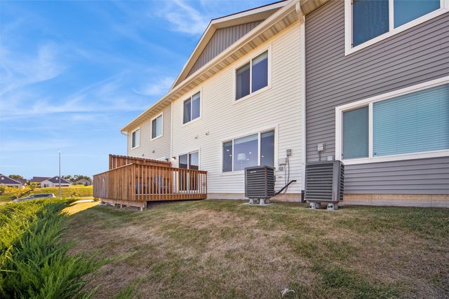 5917 NW 90th Court, Johnston, IA 50131