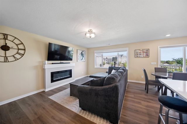 5917 NW 90th Court, Johnston, IA 50131