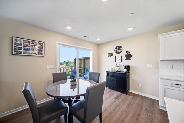 5917 NW 90th Court, Johnston, IA 50131