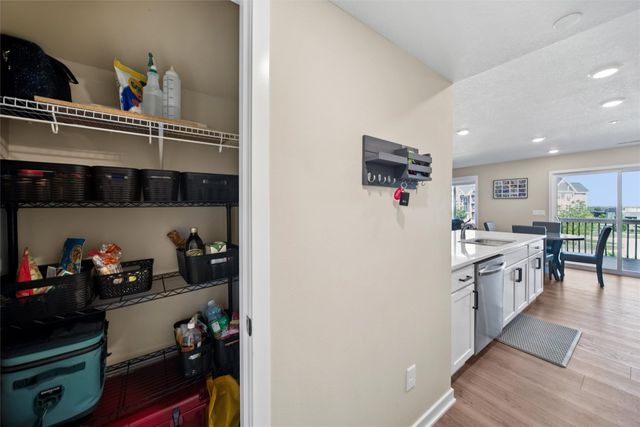 5917 NW 90th Court, Johnston, IA 50131