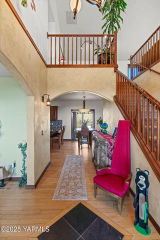 12900 Douglas Rd, Yakima, WA 98908