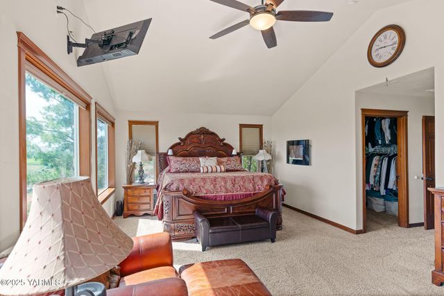 12900 Douglas Rd, Yakima, WA 98908