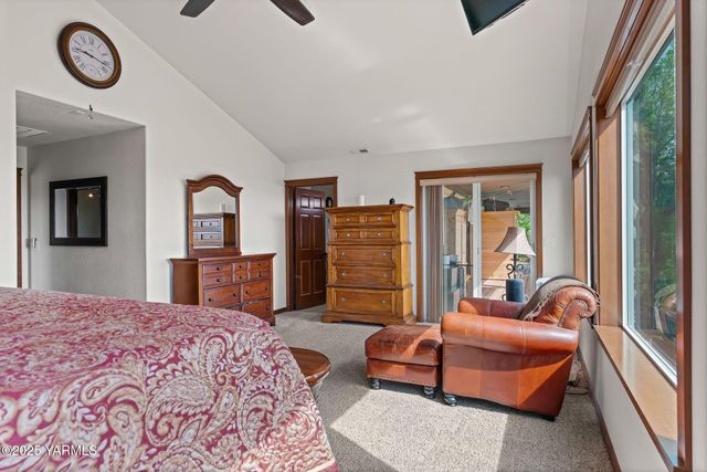 12900 Douglas Rd, Yakima, WA 98908