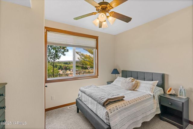 12900 Douglas Rd, Yakima, WA 98908