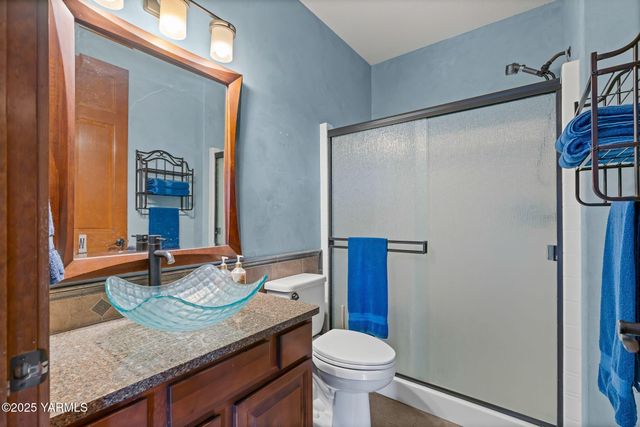 12900 Douglas Rd, Yakima, WA 98908