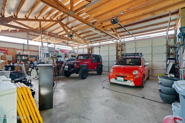 12900 Douglas Rd, Yakima, WA 98908