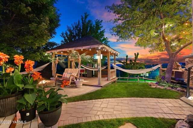 12900 Douglas Rd, Yakima, WA 98908