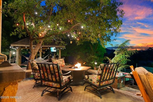 12900 Douglas Rd, Yakima, WA 98908