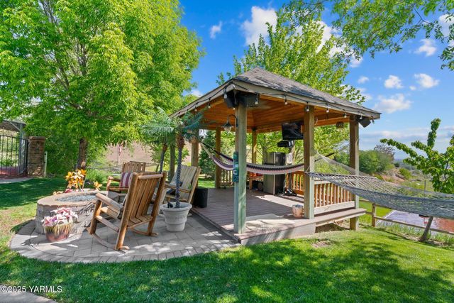 12900 Douglas Rd, Yakima, WA 98908