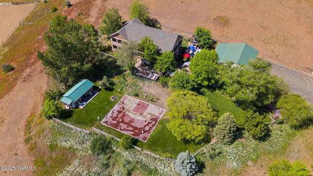 12900 Douglas Rd, Yakima, WA 98908
